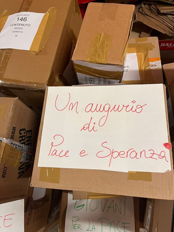 Dall'Ecolab dei Giovani per la Pace di Roma i doni di Natale per i bambini dell'Ucraina ancora in guerra